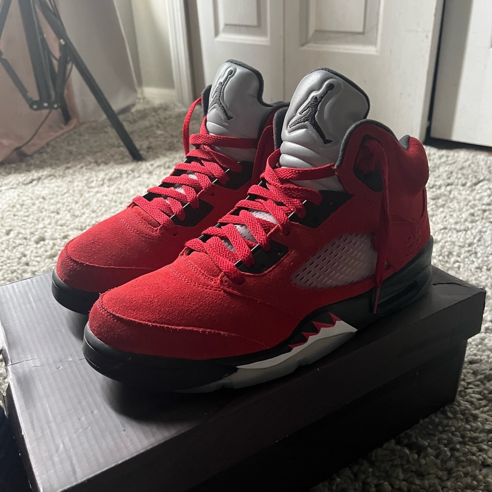 Air Jordan 5 men’s size 8 with original box